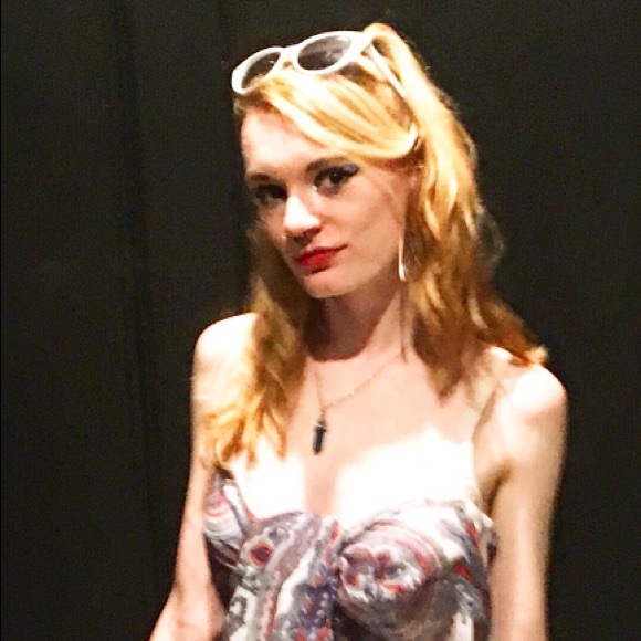 Meet your Posher, Bri - Picture 4 of 7